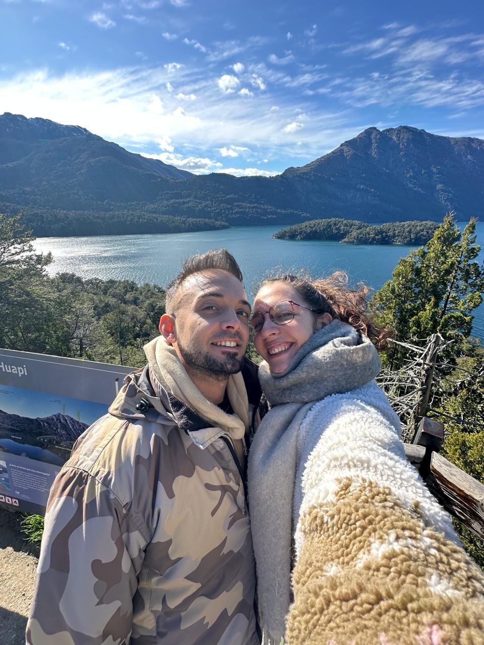 Max e Ro, donos da Férias na Argentina, em Bariloche